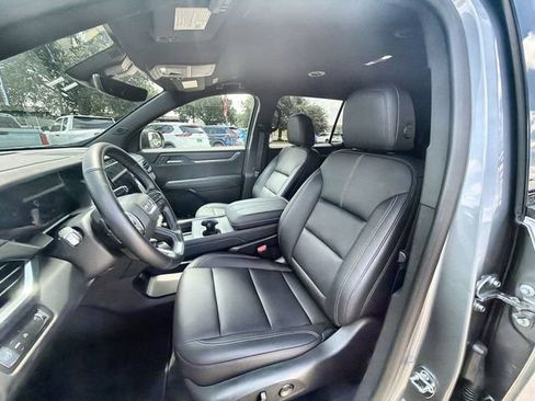 Certified 2026 GMC Acadia Elevation w/ Elevation Premium Package FWD image 18