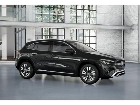 New 2026 Mercedes-Benz GLA 250 4MATIC image 13