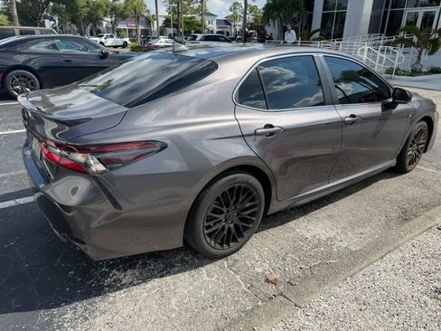 Used 2023 Toyota Camry SE FWD image 4