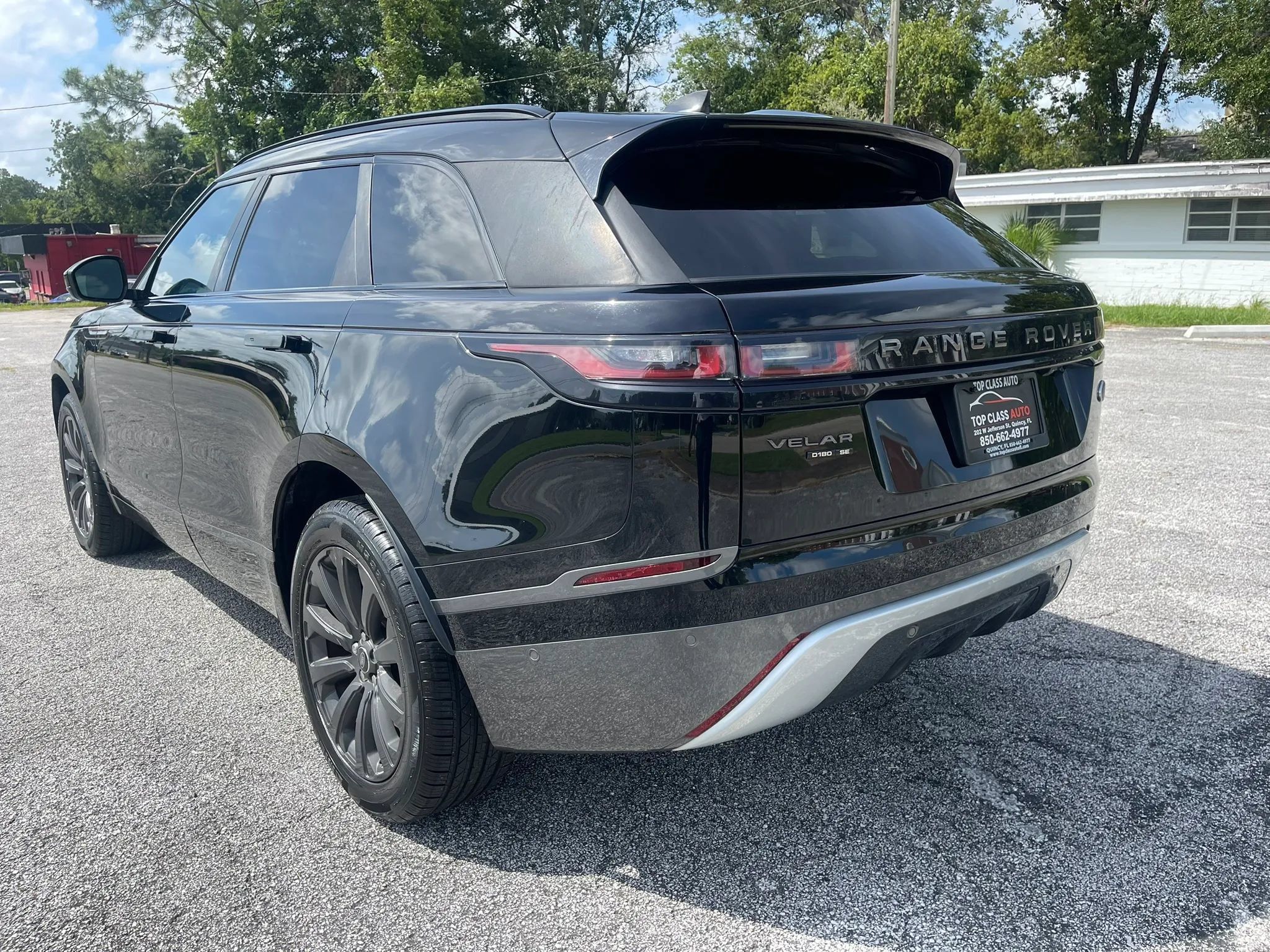 Used 2018 Land Rover Range Rover Velar R-Dynamic SE AWD/4WD image 5