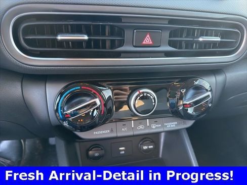 Used 2023 Hyundai Kona SE image 6