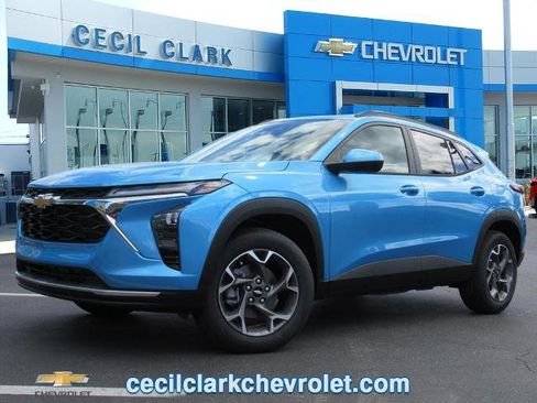 New 2026 Chevrolet Trax LT w/ Sunroof Package image 1