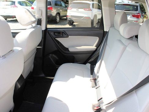 Used 2014 Subaru Forester 2.5i Premium AWD/4WD image 20