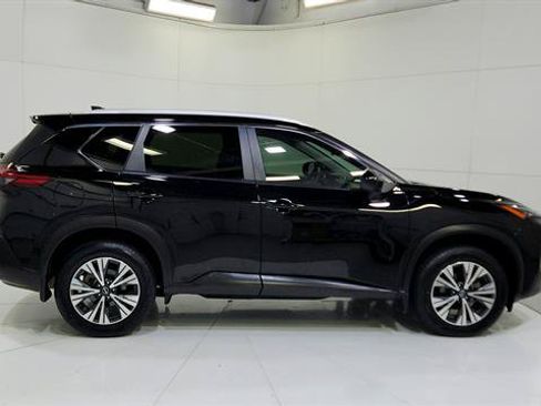Certified 2023 Nissan Rogue SV w/ SV Premium B Package FWD image 9