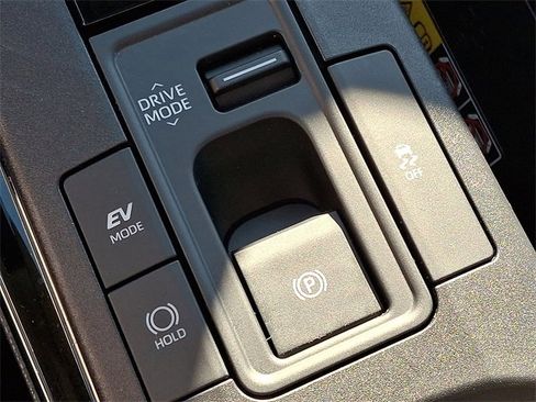 Certified 2023 Toyota Prius Limited image 27