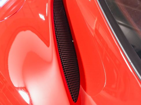 Used 2018 Ferrari 812 Superfast RWD image 31