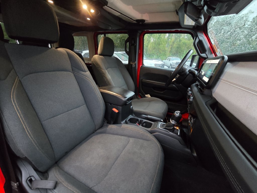 Used 2024 Jeep Wrangler Unlimited Sahara AWD/4WD image 20