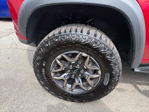 Used 2025 Chevrolet Colorado ZR2 AWD/4WD image 13