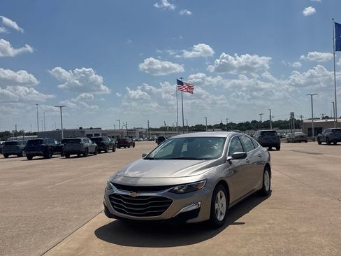 Used 2025 Chevrolet Malibu LS FWD image 7