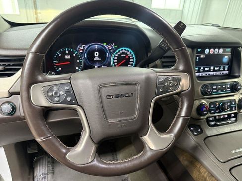 Used 2018 GMC Yukon XL Denali AWD/4WD image 20
