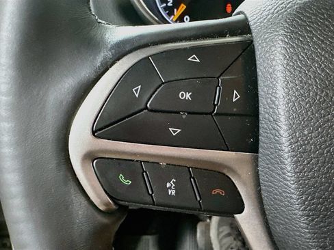 Used 2021 Jeep Grand Cherokee Laredo RWD image 22