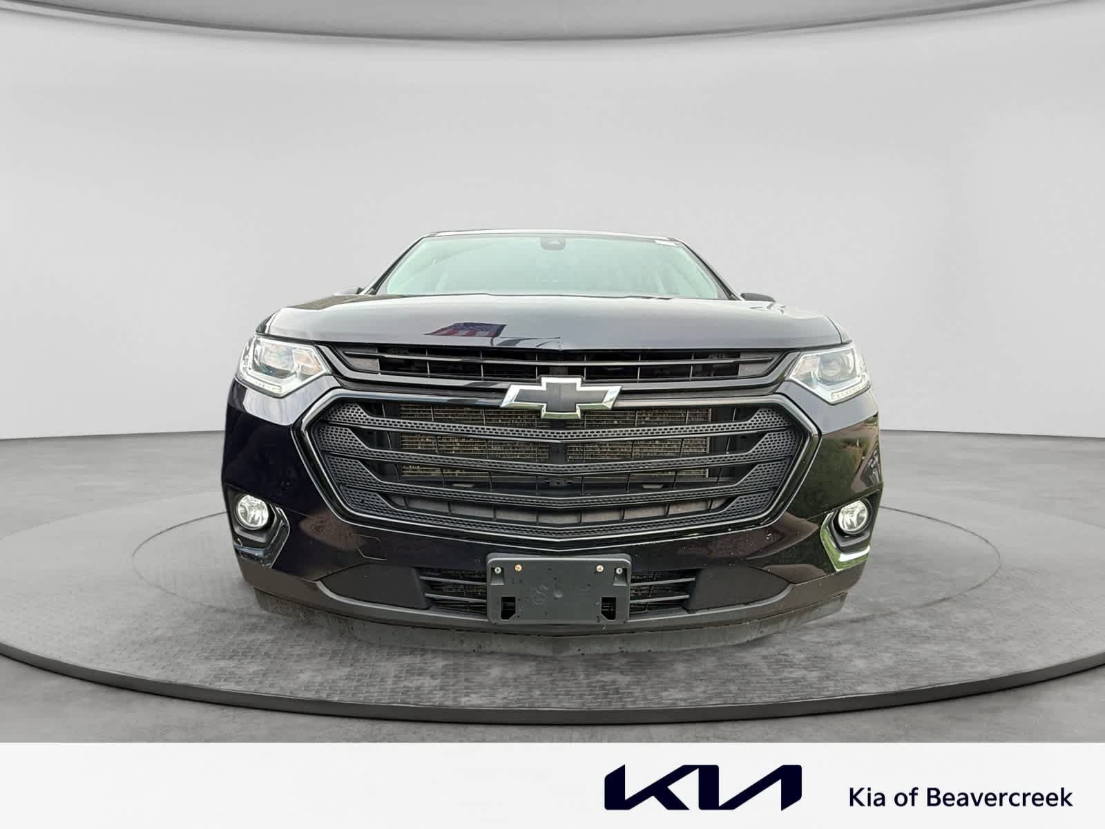 Used 2020 Chevrolet Traverse LT FWD image 2