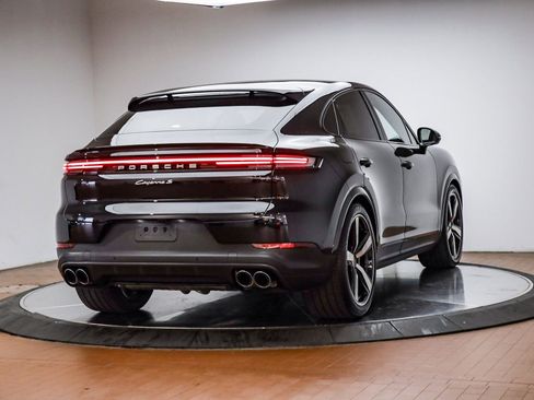 Certified 2025 Porsche Cayenne S image 6