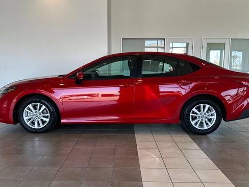 Certified 2025 Toyota Camry LE FWD image 7