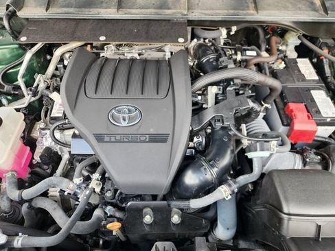 Used 2024 Toyota Highlander Platinum FWD image 32