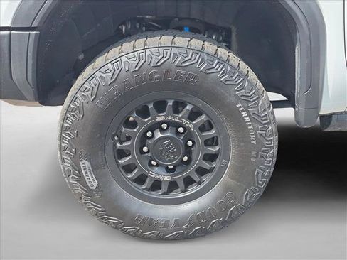 Used 2024 GMC Sierra 2500 AT4X w/ AT4X AEV Edition AWD/4WD image 23