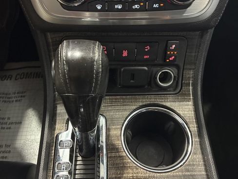 Used 2016 GMC Acadia SLT AWD/4WD image 25
