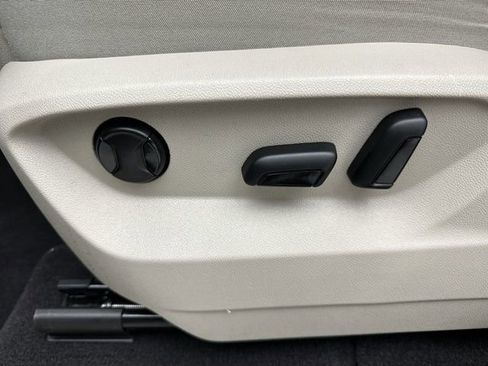 Used 2023 Volkswagen Atlas SE image 13