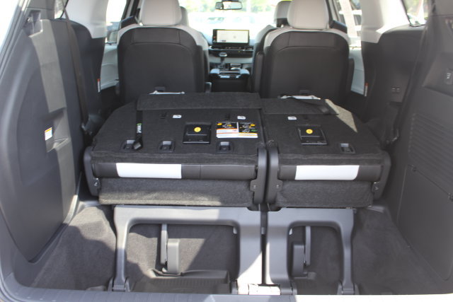Certified 2026 Toyota Sienna XSE FWD image 22