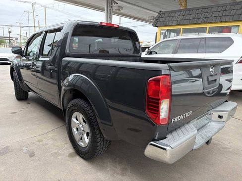 Used 2013 Nissan Frontier SV image 4