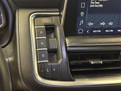 Used 2024 GMC Yukon XL SLT image 28