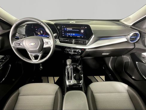 Used 2025 Chevrolet Trax LT w/ Driver Confidence Package FWD image 7