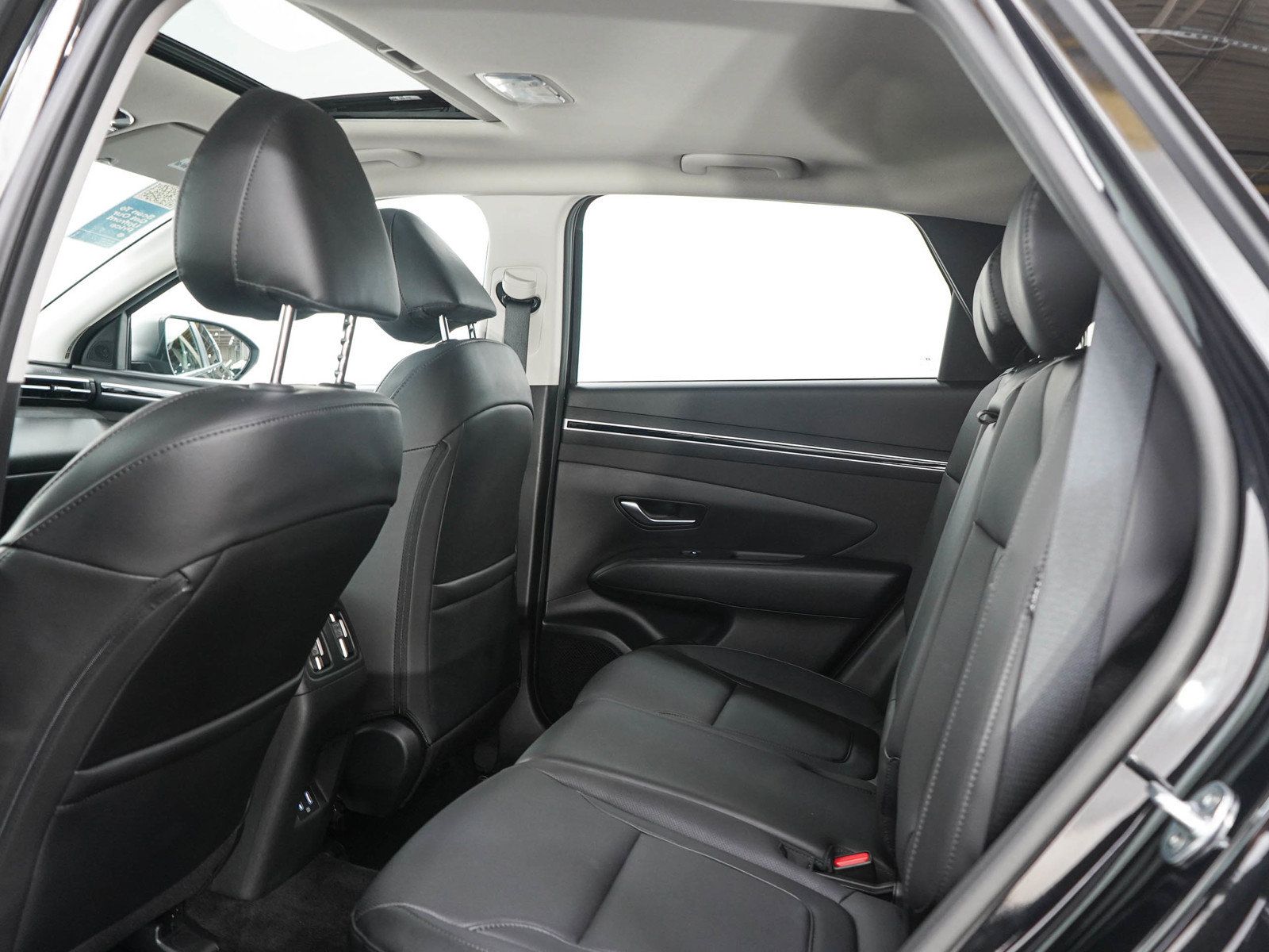 Used 2024 Hyundai Tucson SEL w/ Convenience Package AWD/4WD image 15