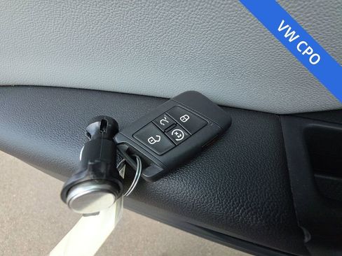 Certified 2023 Volkswagen Taos SEL AWD/4WD image 30