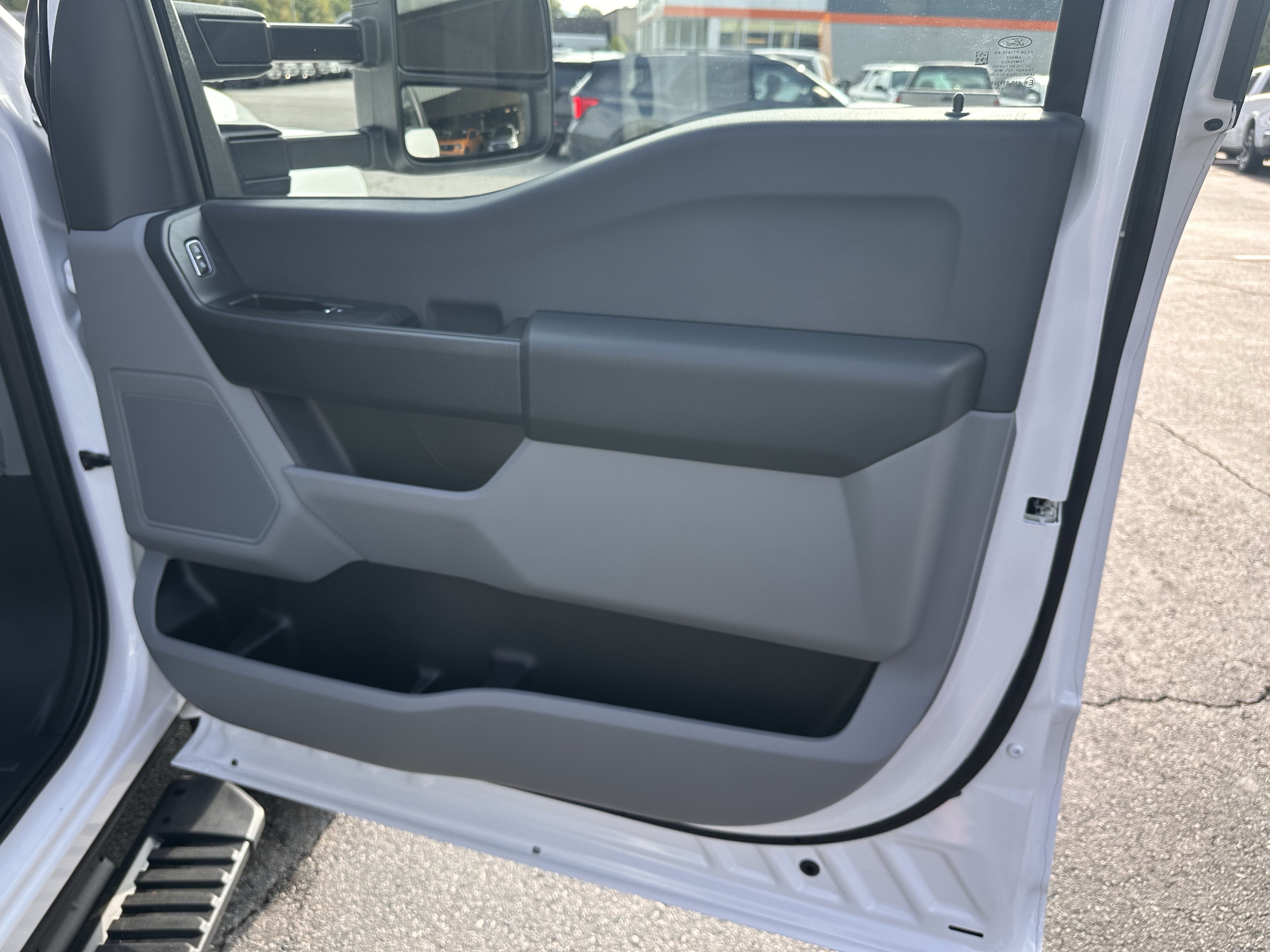 Used 2024 Ford F550 2WD Regular Cab Super Duty image 13