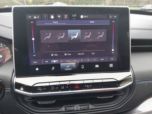 Used 2026 Jeep Compass Limited image 11