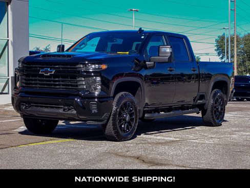 Used 2025 Chevrolet Silverado 2500 Custom w/ Custom Value Package image 4