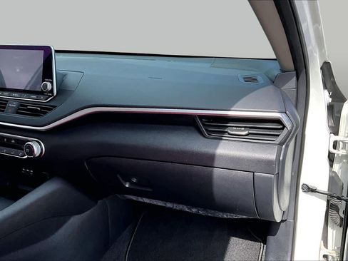 Used 2020 Nissan Altima 2.5 S FWD image 19
