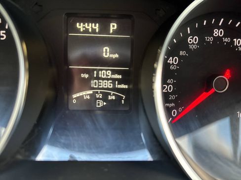 Used 2015 Volkswagen Jetta Sport FWD image 31