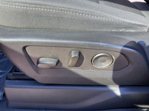 Used 2022 Chevrolet Silverado 1500 Custom image 13