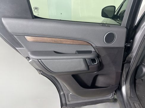 Used 2018 Land Rover Discovery HSE image 26