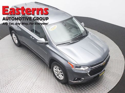 Used 2021 Chevrolet Traverse LT AWD/4WD image 3