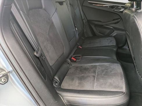 Used 2018 Porsche Macan AWD/4WD image 10