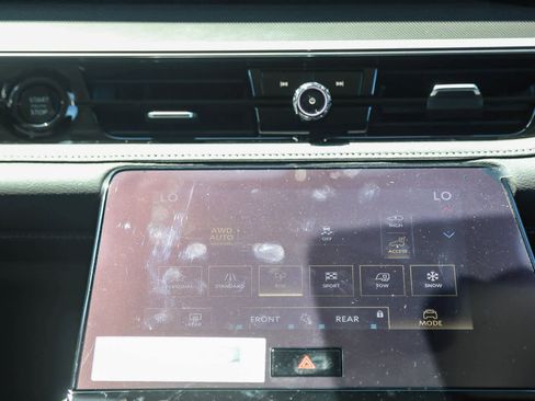 New 2025 INFINITI QX80 Luxe image 16