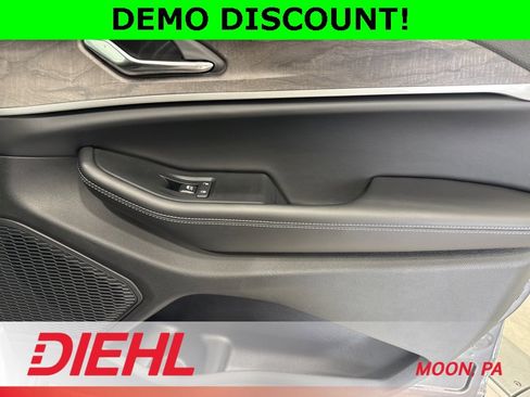 New 2025 Jeep Grand Cherokee Limited w/ Trailer Tow Package image 16