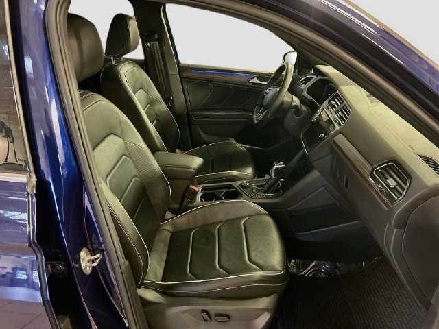 Used 2022 Volkswagen Tiguan SEL R-Line AWD/4WD image 30