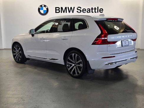 Used 2023 Volvo XC60 T8 Ultimate w/ Climate Package image 4