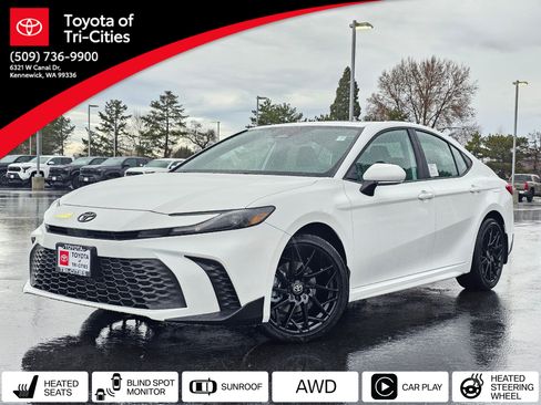 Used 2026 Toyota Camry Hybrid AWD/4WD image 1
