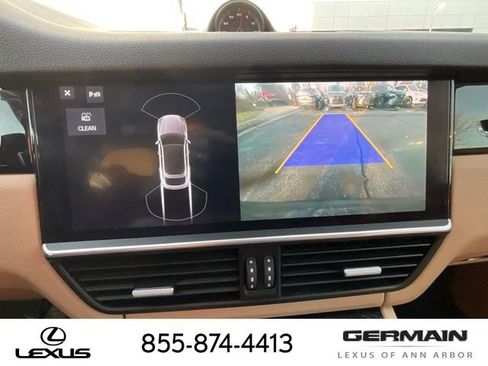 Used 2020 Porsche Cayenne Base image 19