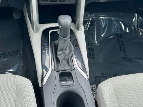 Certified 2022 Toyota Corolla Cross LE image 20