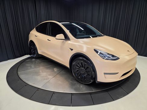 Used 2023 Tesla Model Y Long Range image 71