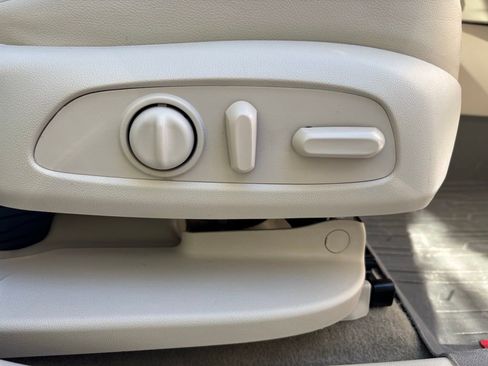 Used 2021 GMC Acadia Denali w/ Denali Ultimate Package image 25