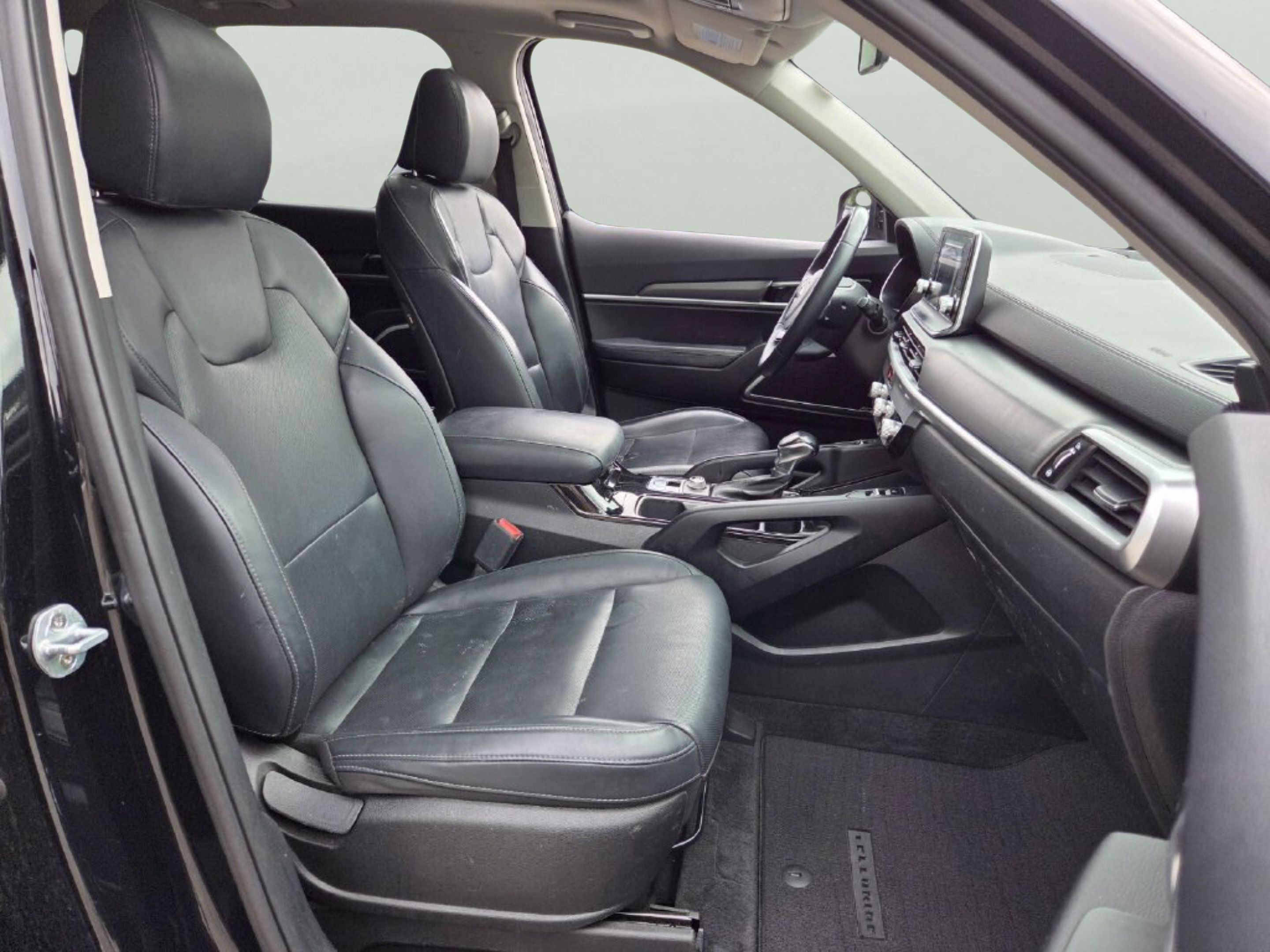 Used 2020 Kia Telluride S FWD image 17