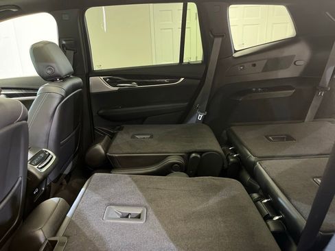 Certified 2024 Cadillac XT6 Premium Luxury AWD/4WD image 16