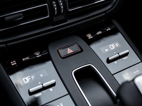 New 2026 Porsche Macan GTS image 26