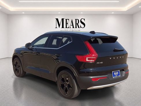 Used 2024 Volvo XC40 B5 Plus AWD/4WD image 3